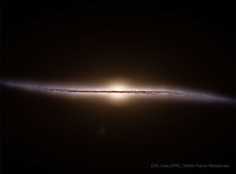 A dark field of space surrounds a thin but
colorful band horizontally across the center. 
The band is nearly straight but curves at its
outer edges. 
Więcej szczegółowych informacji w opisie poniżej.
